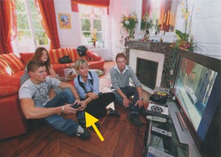 Morano et sa manette (Paris Match) /media/article/s24/id2377/original.18840.zoom.jpg