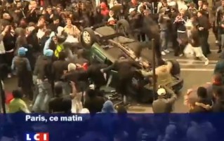Cliquez pour zoomer : émeute billets
