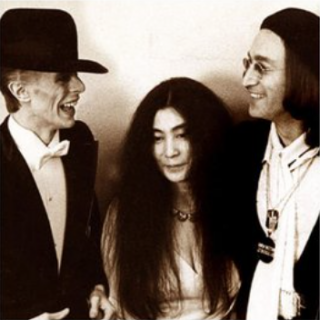 Non, Yoko Ono n'a pas photoshopé Simon et Garfunkel pour ...