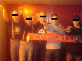 Image 10 : les petits saluts nazis d'Alexandre Gabriac.